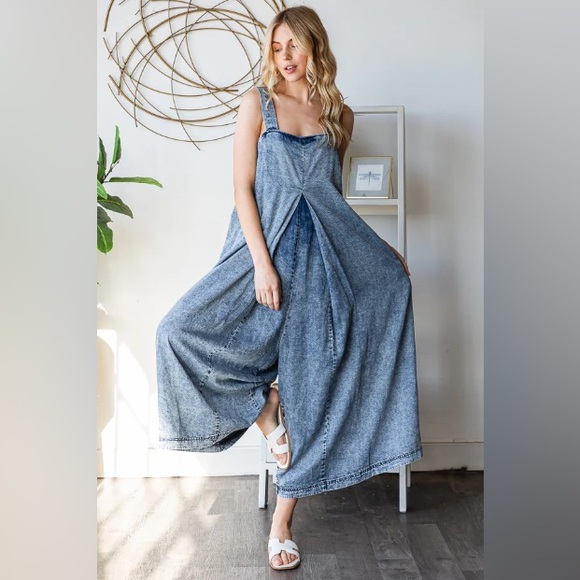 WASHED PLEATED DETAIL WIDE LEG ROMPER - Picture 1 of 7